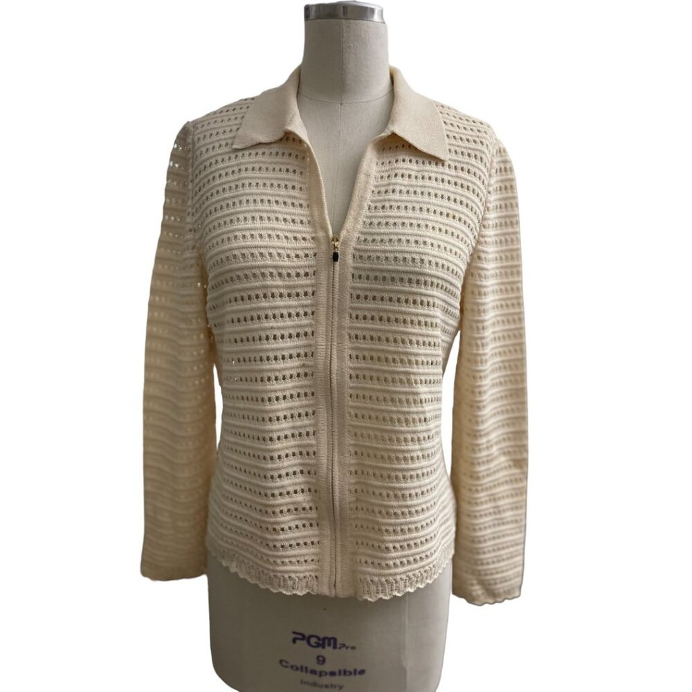 ST.JOHN COLLECTION  Light Weight Knit Sweater